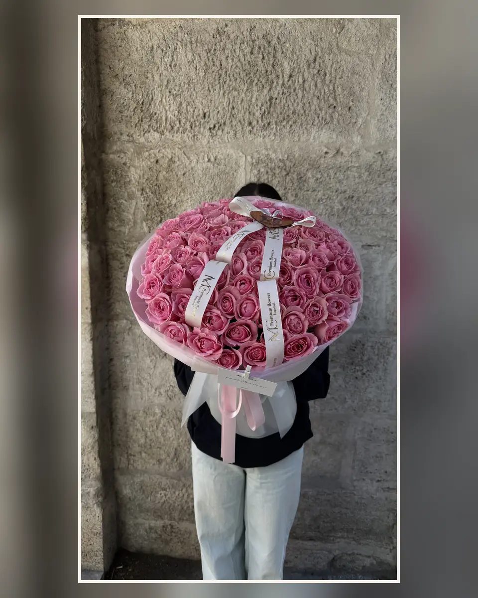 Букет Cerise Ribbon Roses — MC Premium Flowers